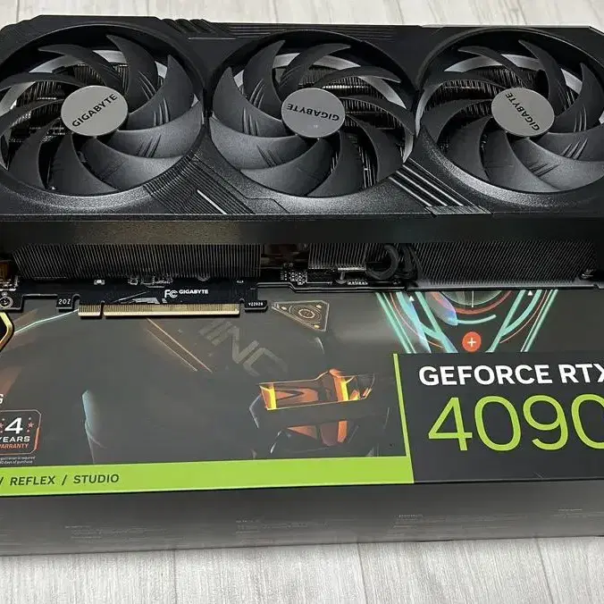 RTX 4090 기가바이트 게이밍OC