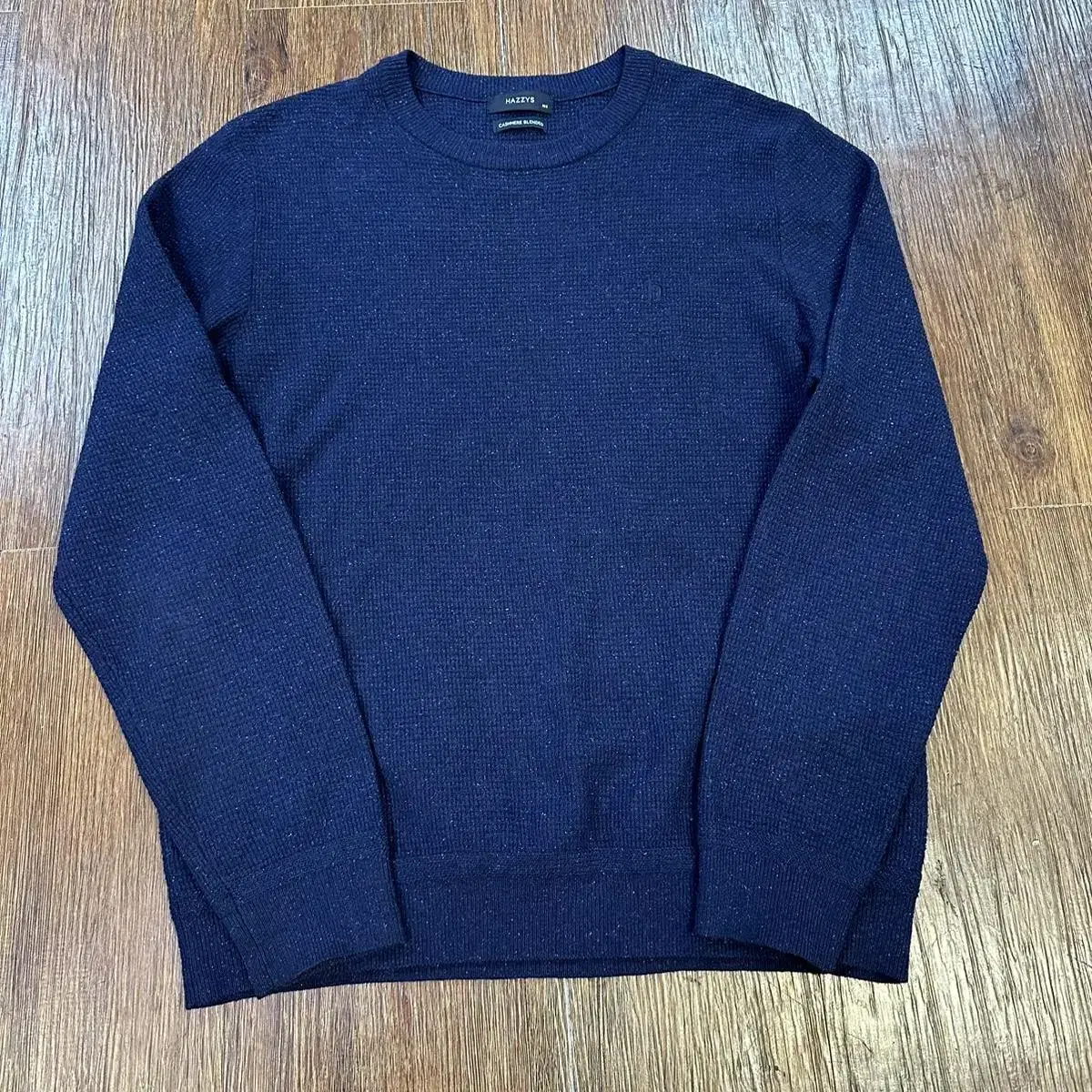 Size 100) This is a hedges blue knit