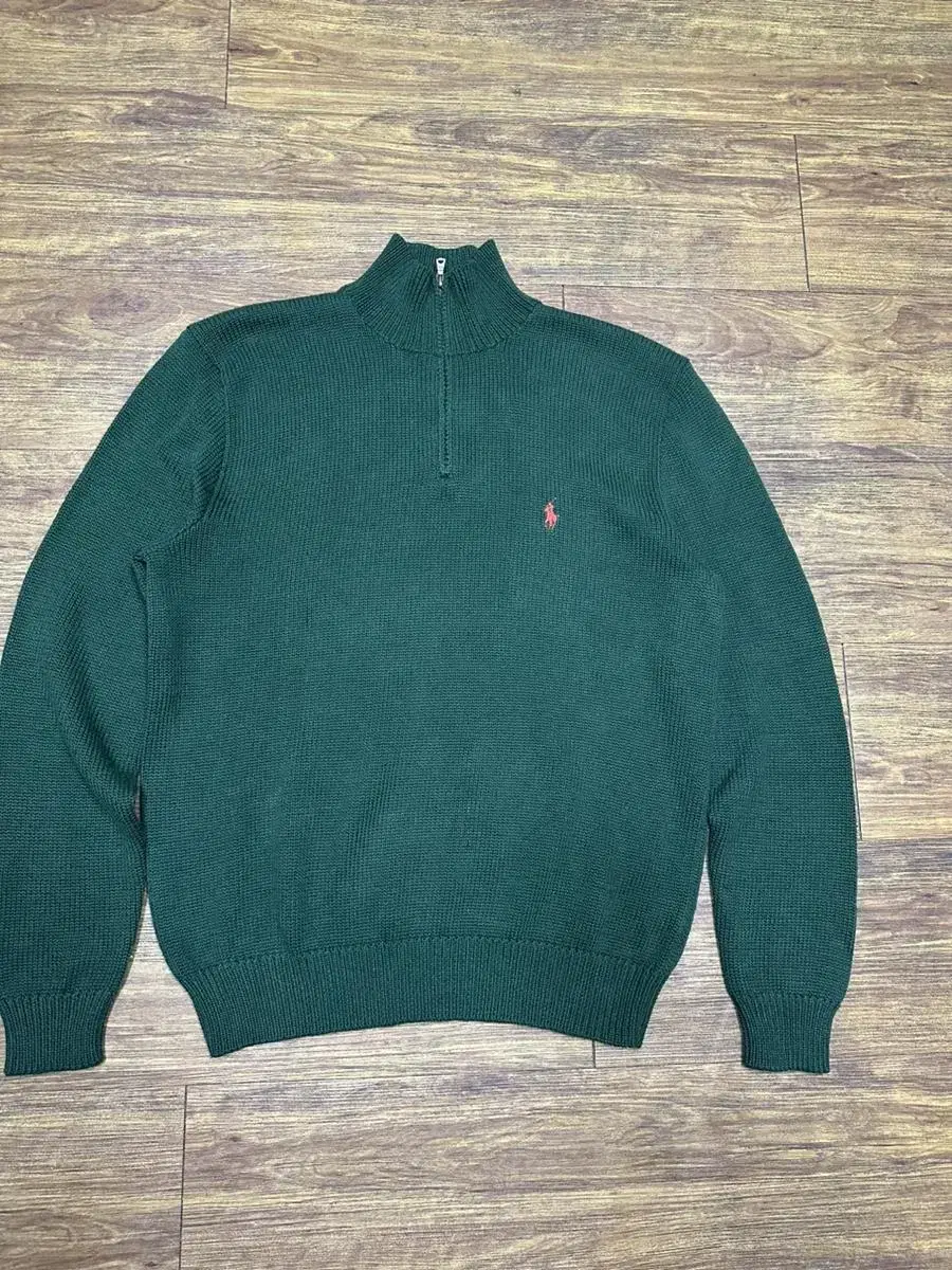 Vahn Polo Sweater Unused Items