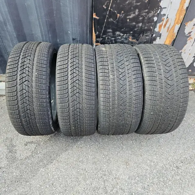 BMW X7 피렐리윈터타이어 275/40r22. 315/35r22