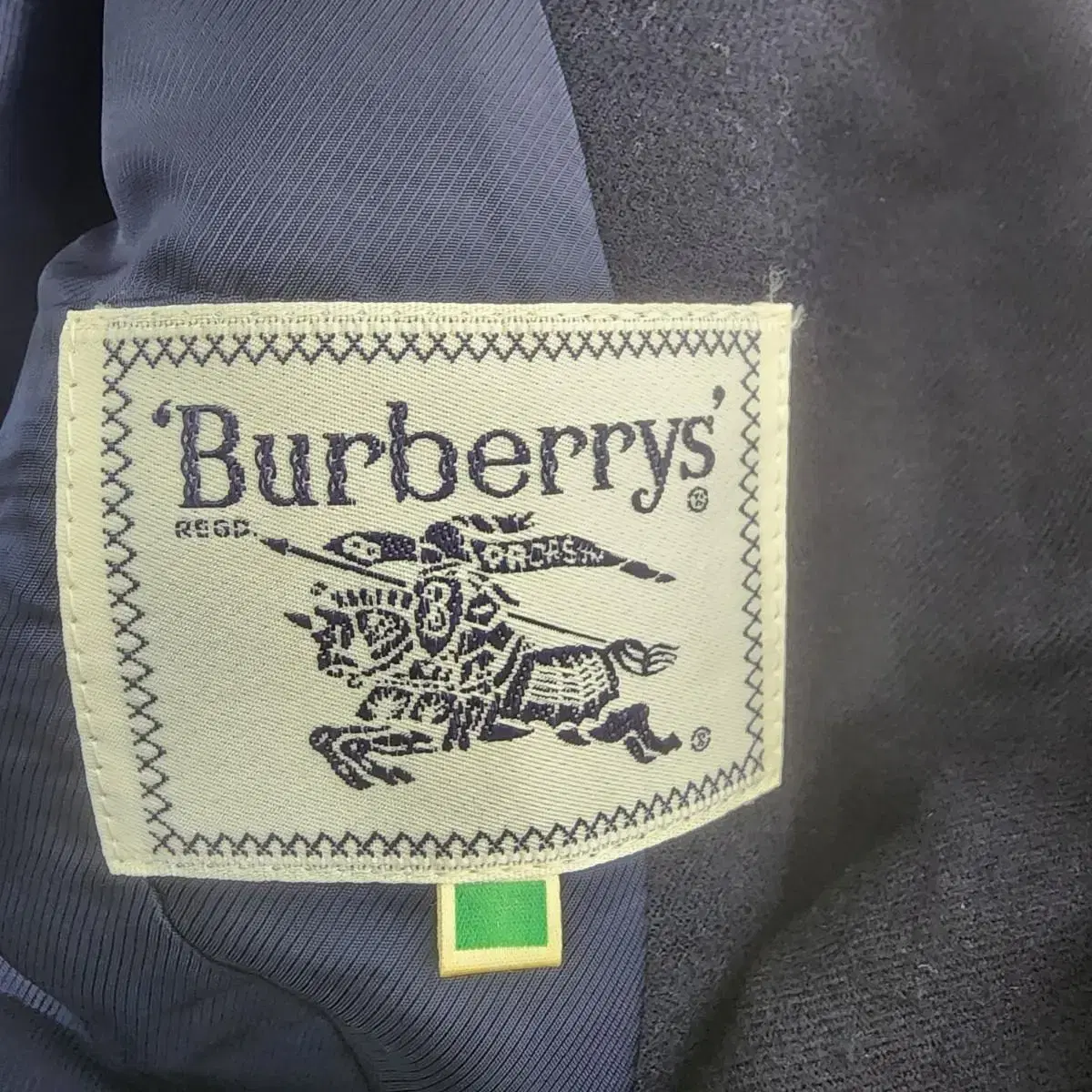 버버리(BURBERRY) 금장 더블버튼 블레이저 자켓