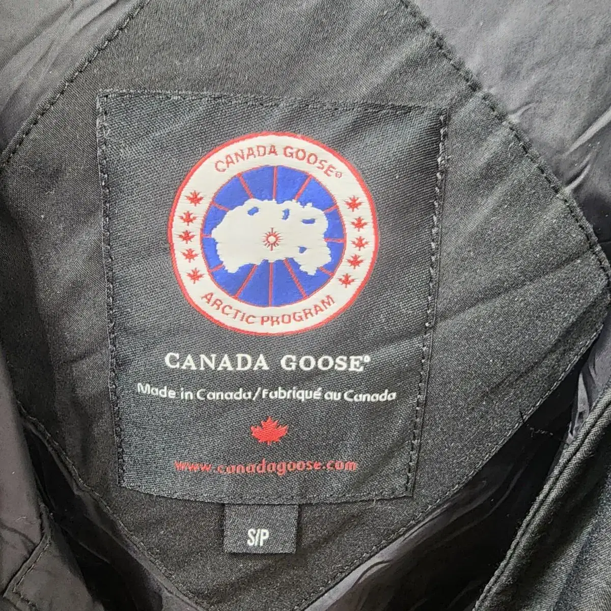 캐나다구스(CanadaGoose) 미디 패딩