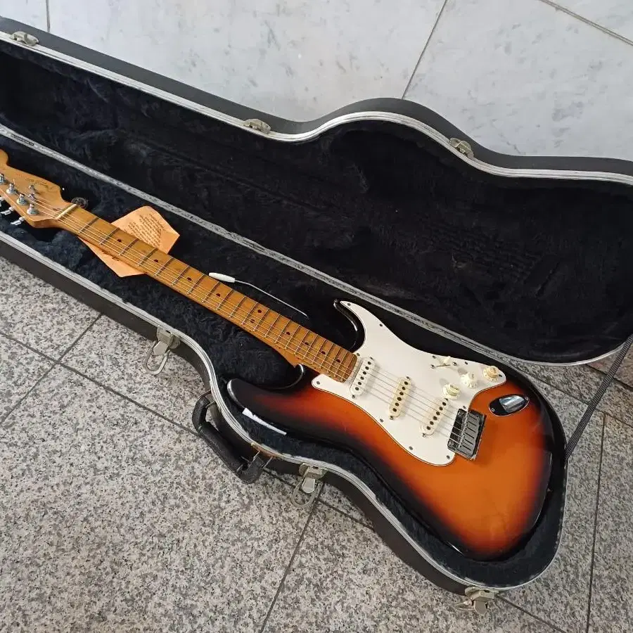 펜더 스트라토캐스터 fender stratocaster일렉기타