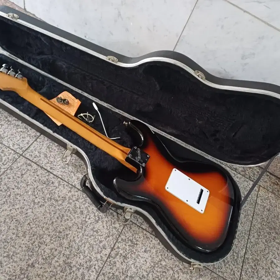 펜더 스트라토캐스터 fender stratocaster일렉기타