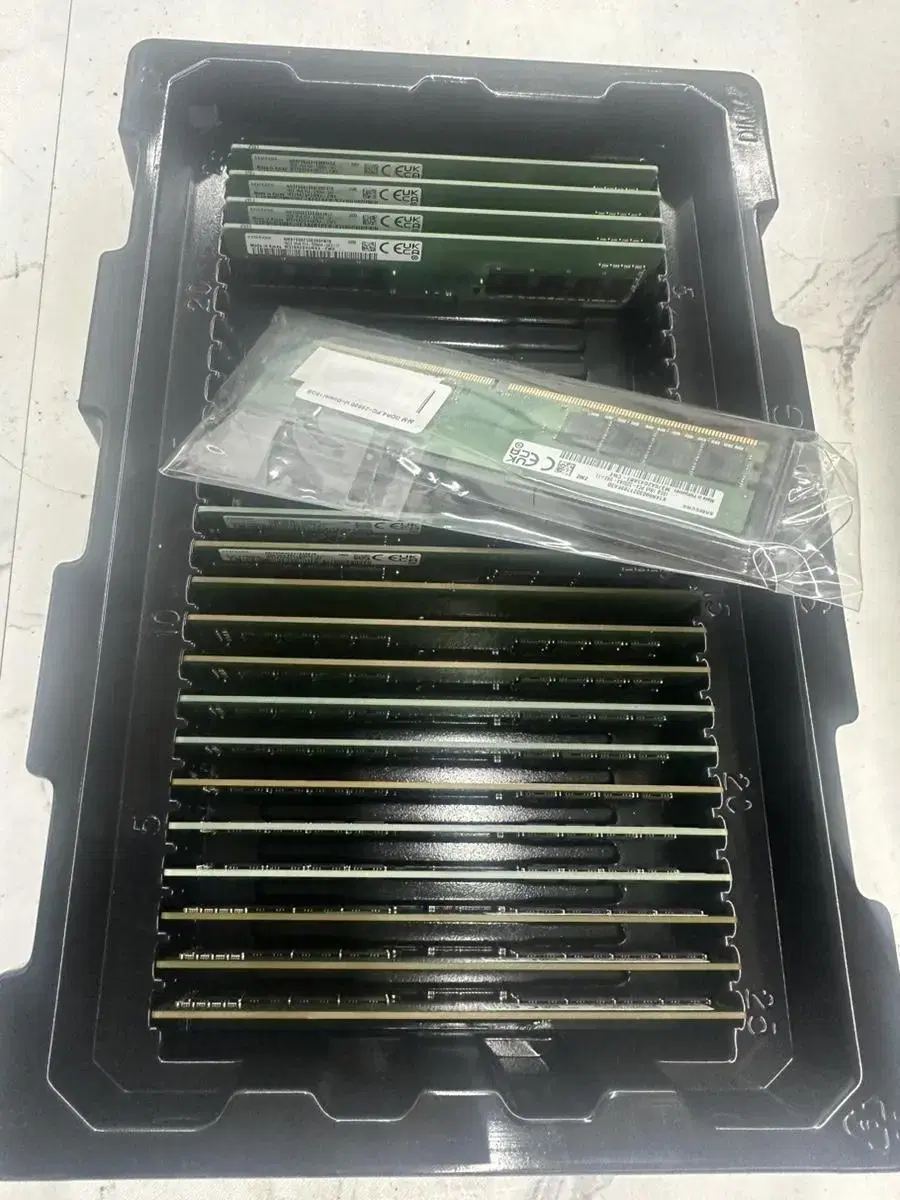 개인)삼성 램 ram ddr4 25600 16G 140개 팝니다.