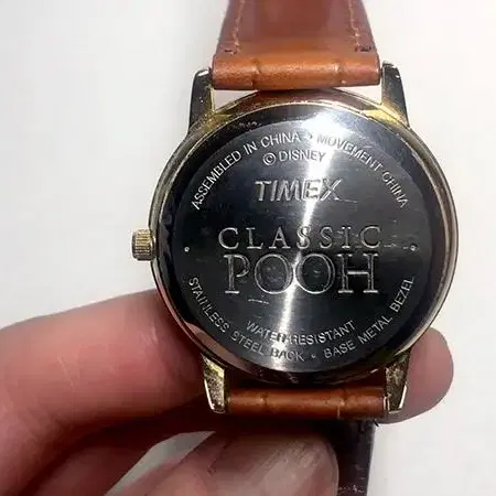 디즈니 클래식 곰돌이 푸 TIMEX 손목시계 판매합니다.