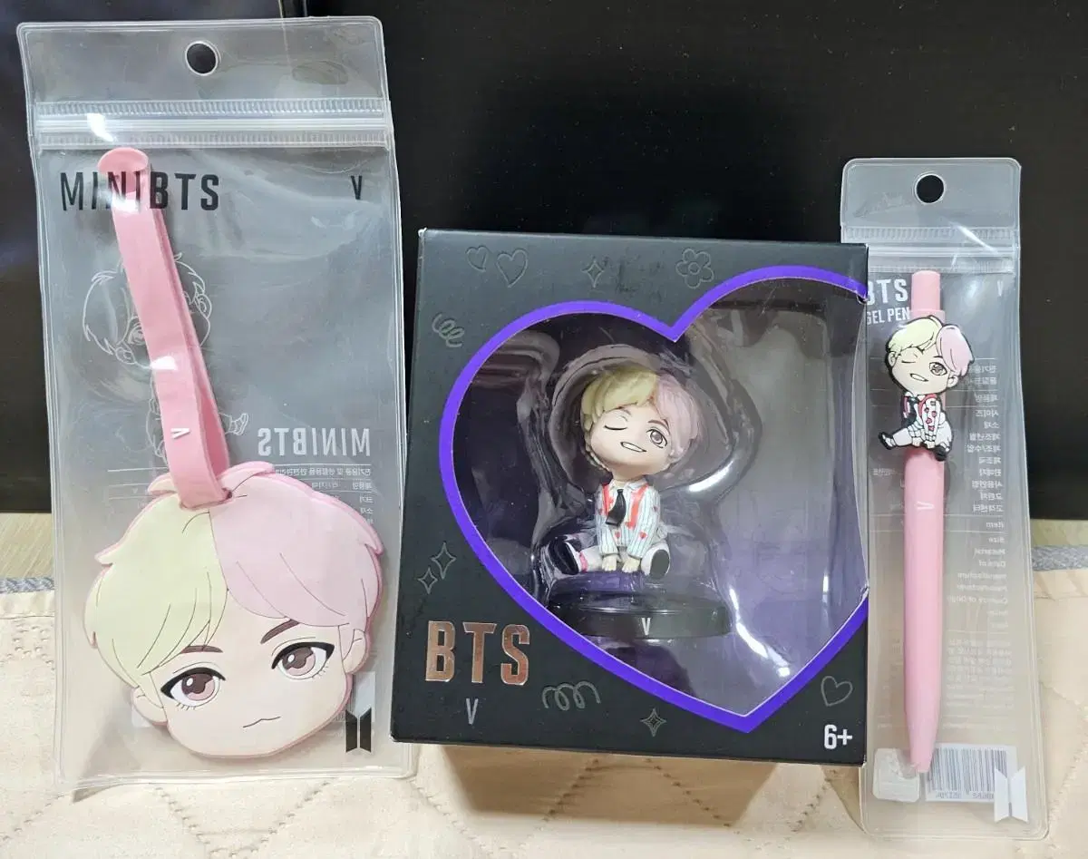 Bulk bts BTS bangtan v V kim taehyung Taehyung Figure Pen Luggage Tag