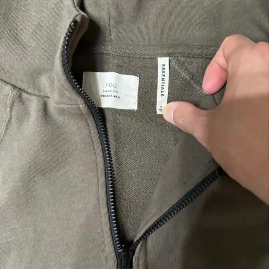 Fear of god ESSENTIAL 후디(교신도 받아요!!)