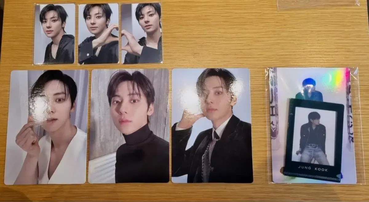 Hwang Minhyun photocard + jungkook weverse unreleased photocard set