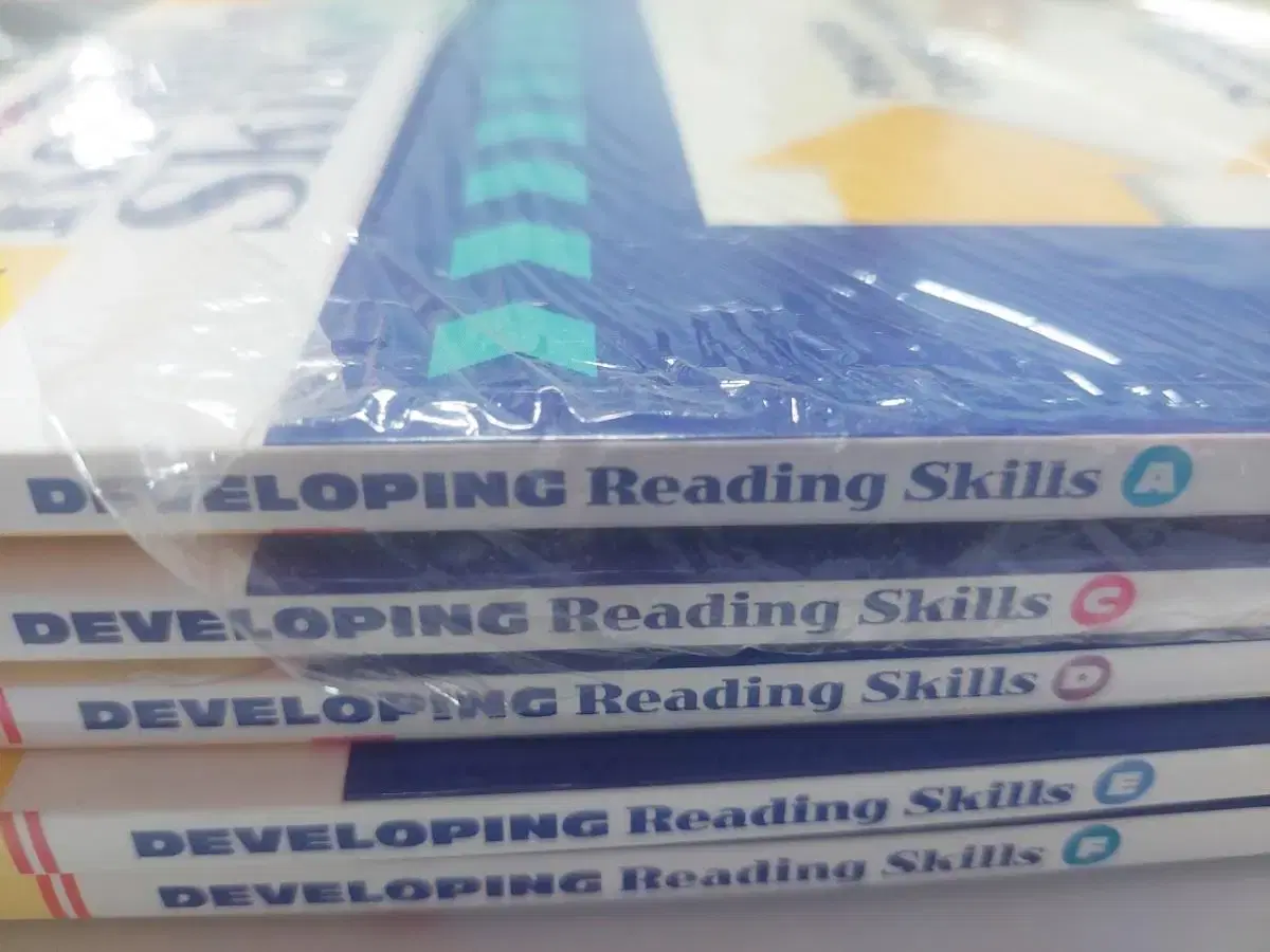 에반무어 reading skills A.C.D.E.F 5권 입니다