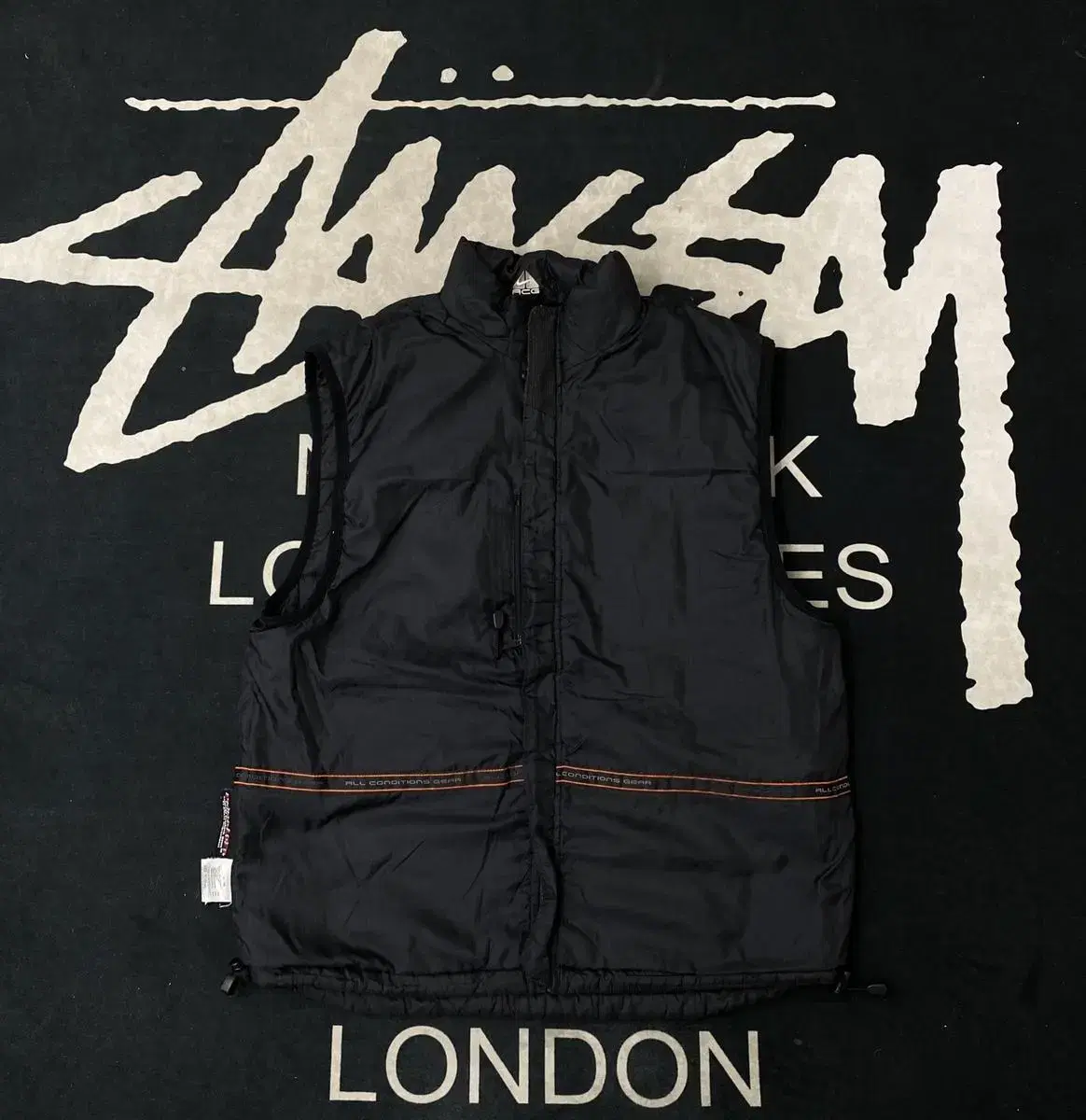 Nike ACG Black Padded Vest XL