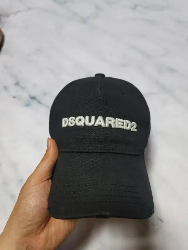 디스퀘어드 DSQUARED2 모자 볼캡 블랙