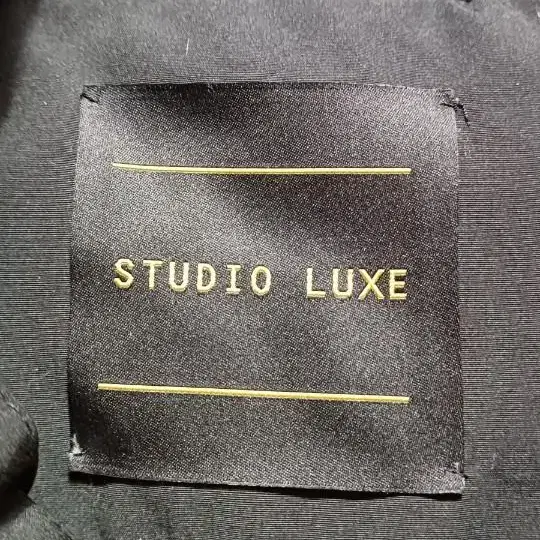 STUDIO LUXE 이젠벅 패딩(55)