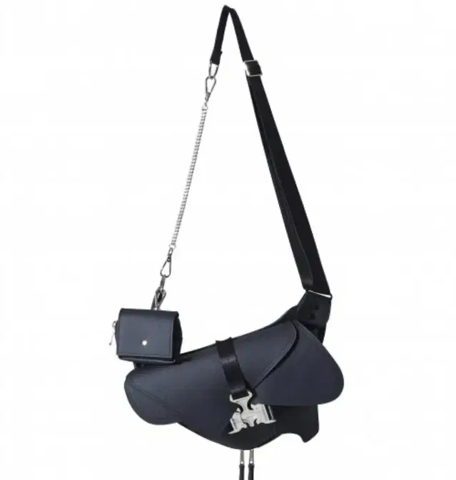 이우가마카리스 Triple Covered Crow Buckle Bag