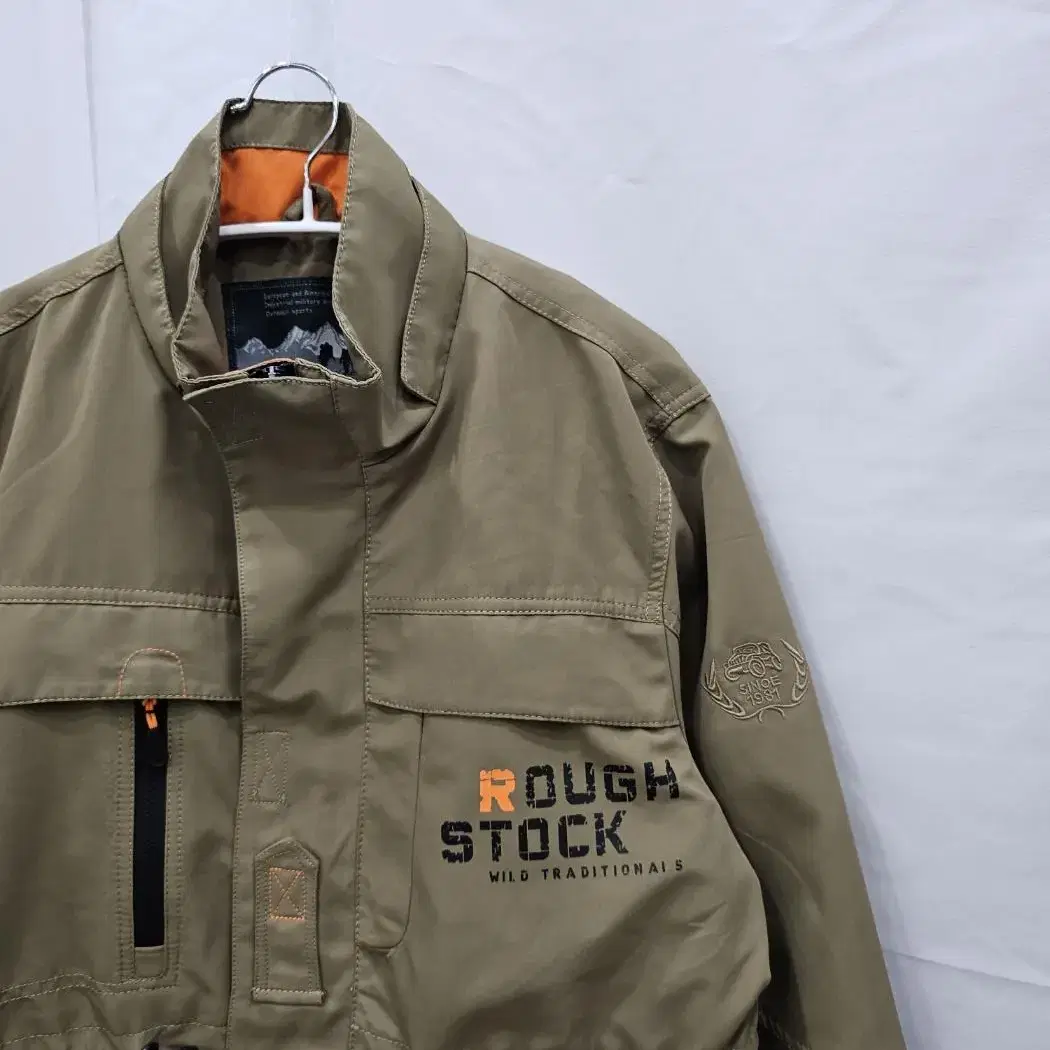 ROUGHSTOCK 하이넥 바람막이 점퍼 카키 M 755