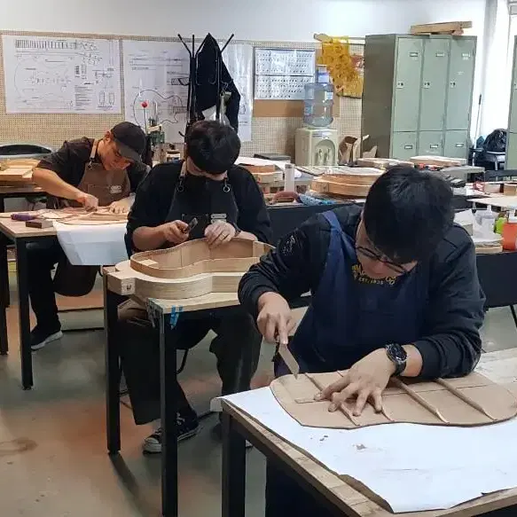 어쿠스틱기타 제작교육 통기타 마틴 테일러수리 리페어 홍쿠스틱아카데미