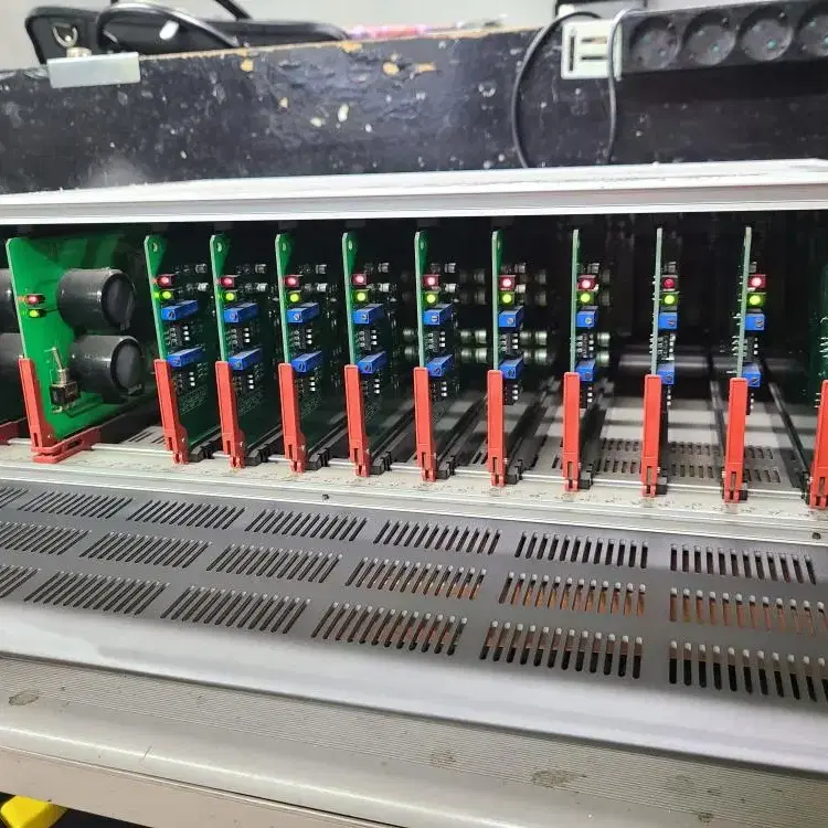 NES AUDIO DISTRIBUTION AMPLIFIER NAD-110