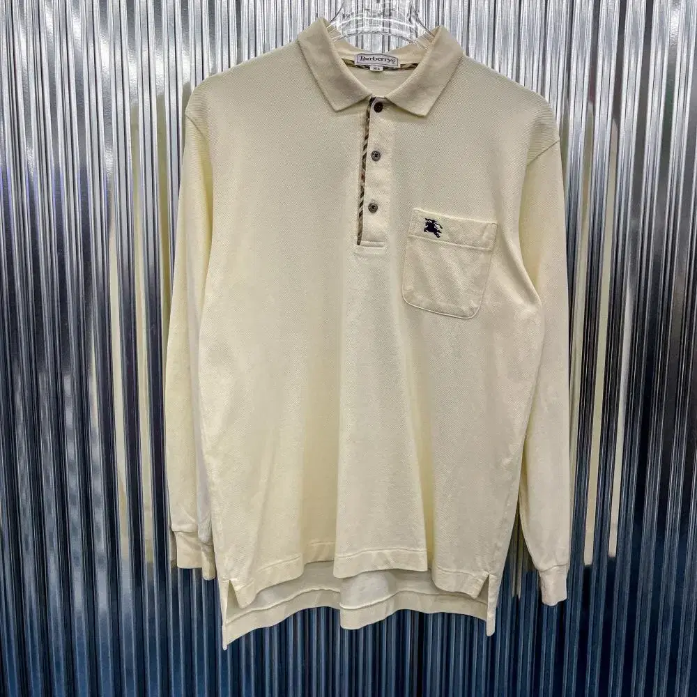 Burberry Old School PK Caraneck Long Sleeve Tee (Domestic M) A47