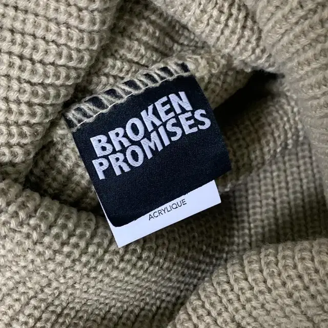 Broken Promises 해외구매 루이스 베이지 비니 모자