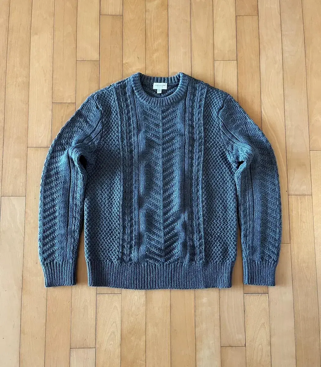 Club Monaco Merino Wool Knit Sweater S-95 (italian yarn)