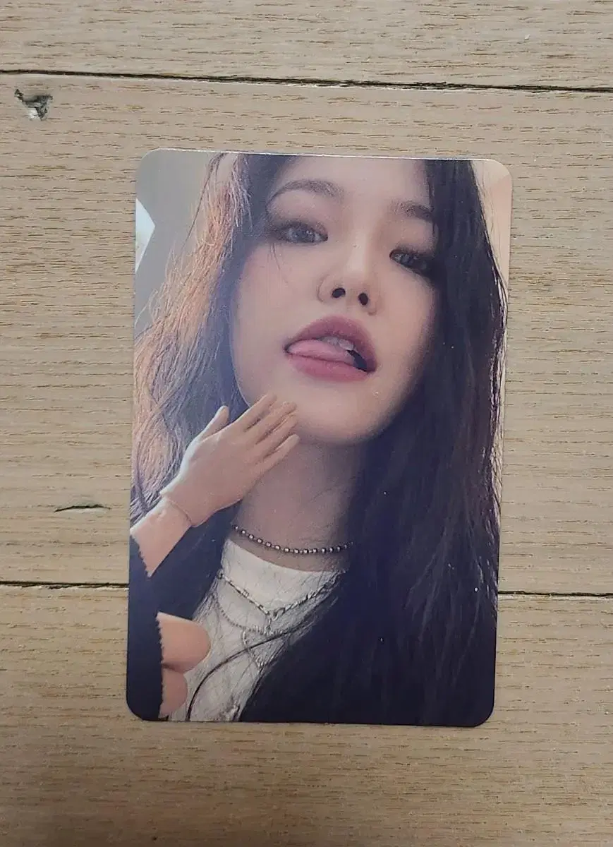 Red Velvet Bee's Day yeri photocard sells