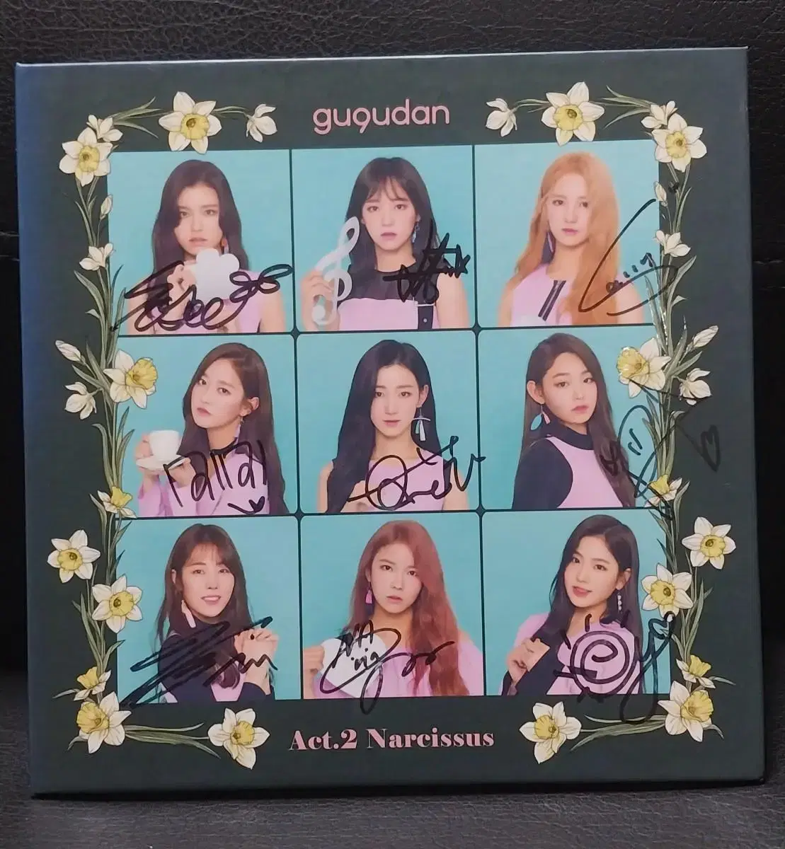 Autographed albums from non-sale ball clubs