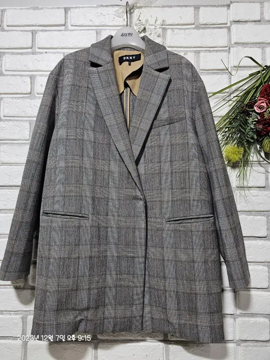 2018 DKNY 98% Checked Jacket