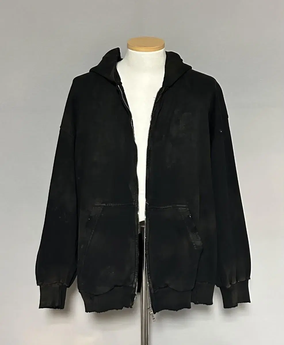 Balenciaga Hoodie Zip Up (100)