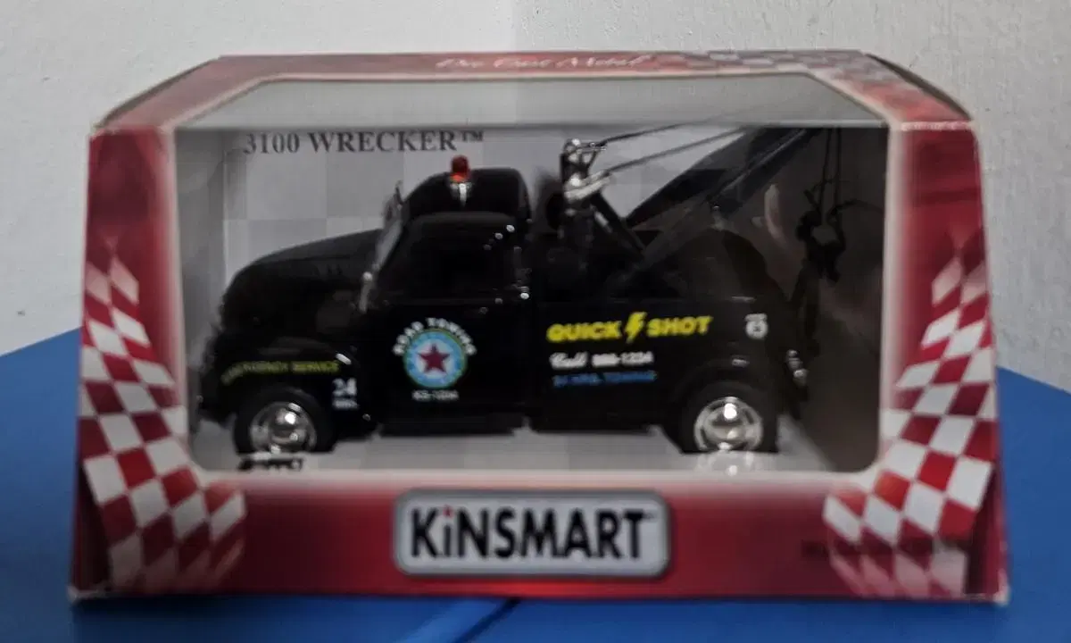 Kinsmart Genuine sealed 1953 Chevrolet 3100 Wrecker Collectible Mini Car