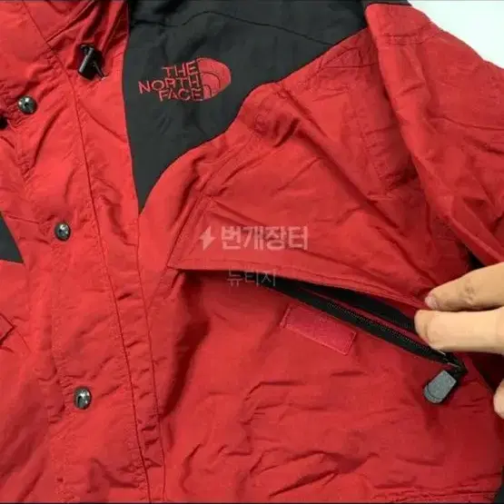 [THE NORTH FACE] 멀티 디테일 윈드브레이커