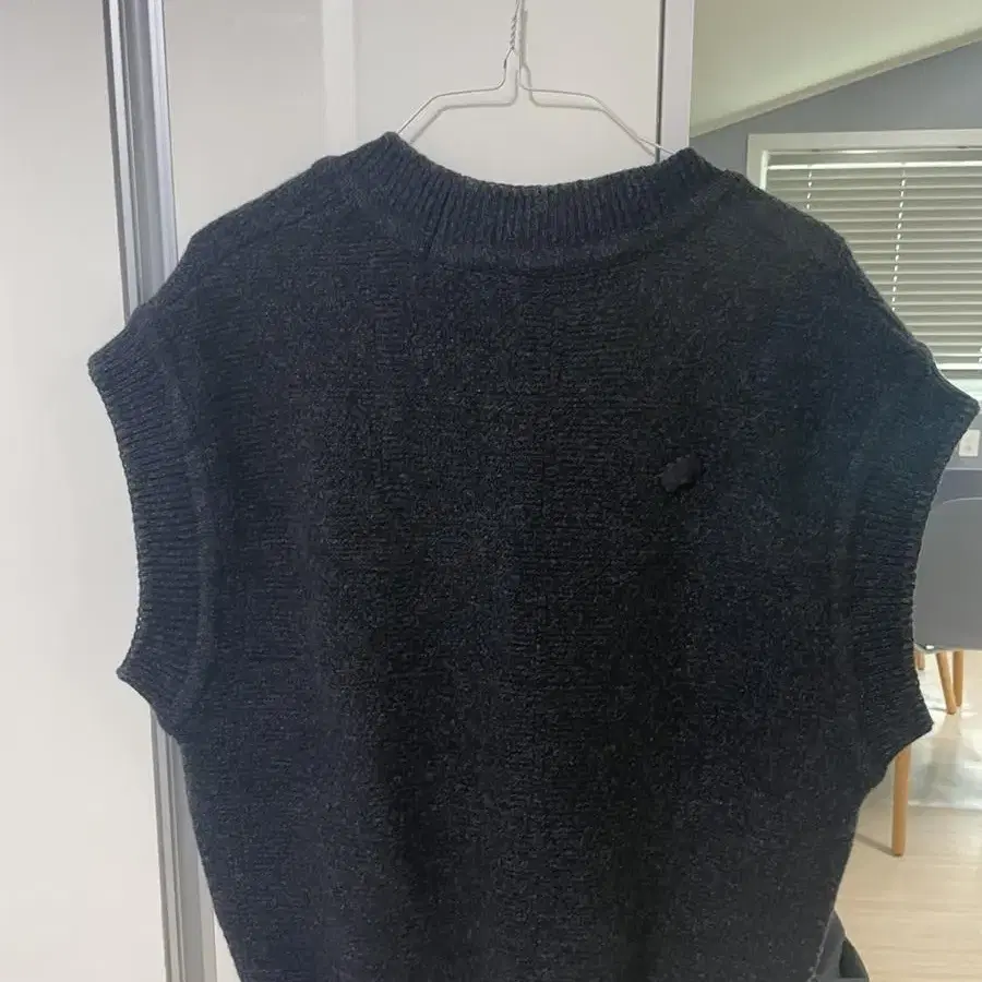 [A2] joyce knit vest 아더에러 니트 베스트 블랙