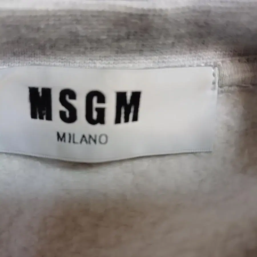 이태리 MSGM 엠에스지엠 여성 맨투맨 기모티 M size