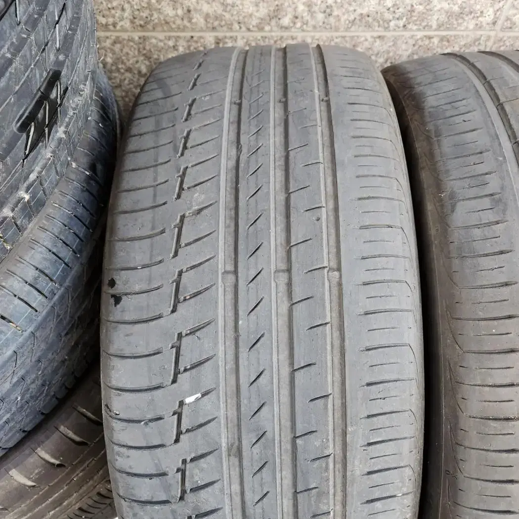 275/40R22 315/35R22 콘티넨탈타이어 판매!