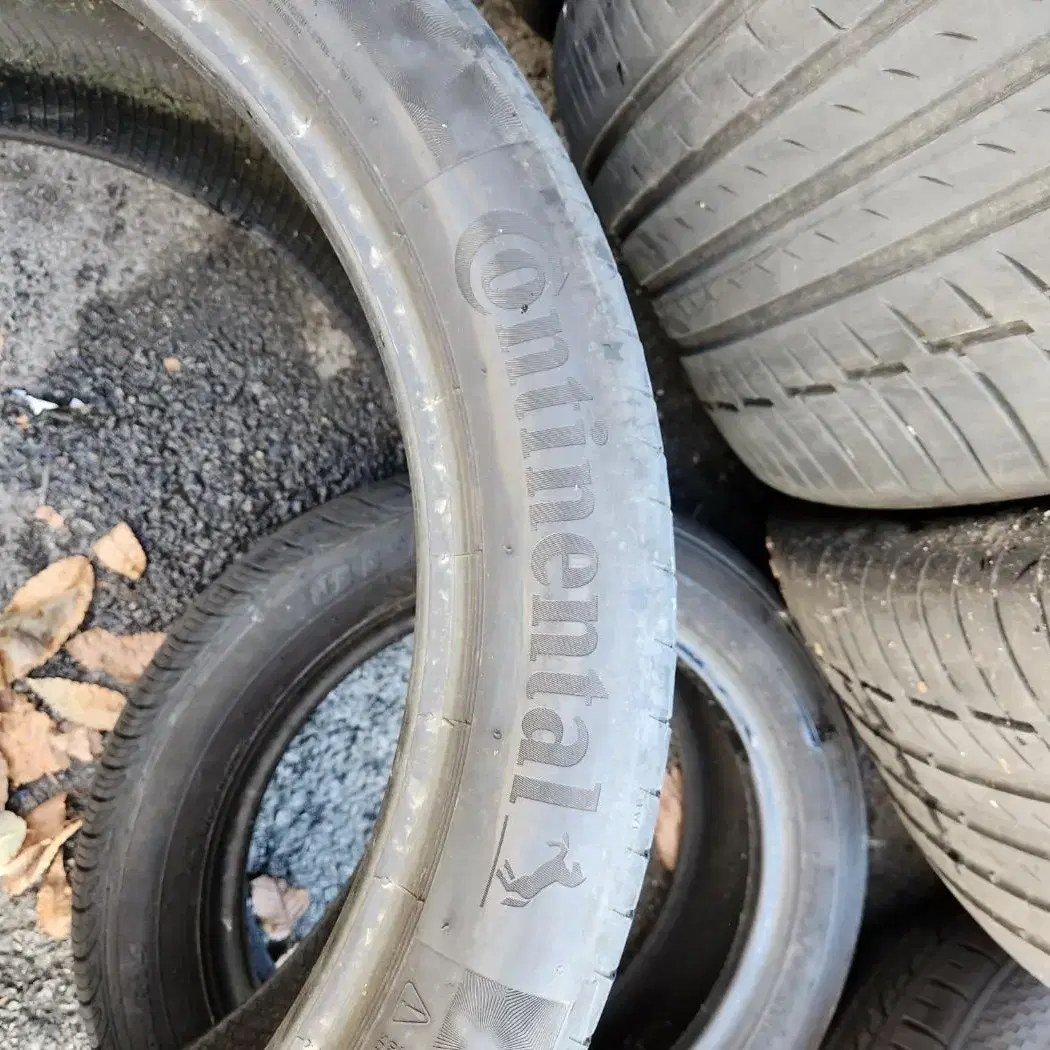 275/40R22 315/35R22 콘티넨탈타이어 판매!