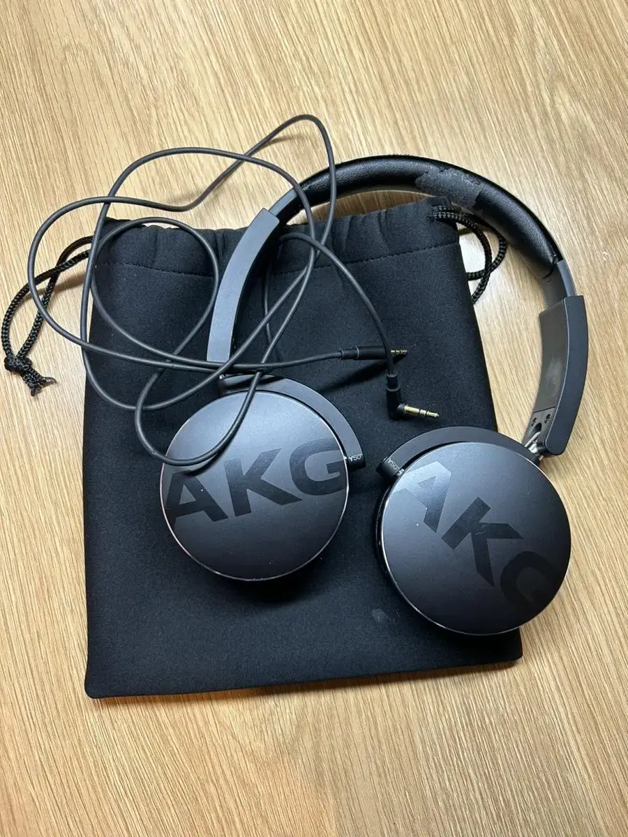 AKG 헤드셋