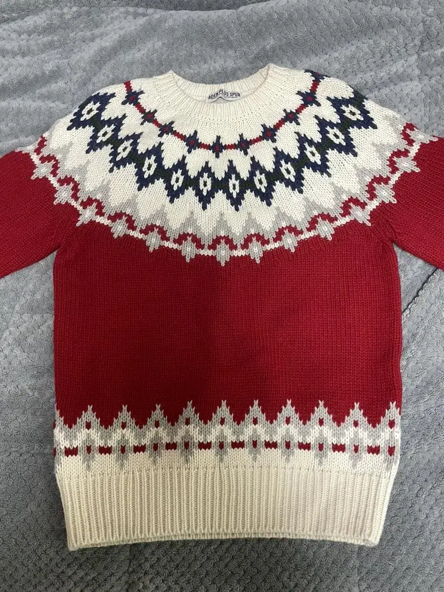 Cowichan, Nordic Knit, Christmas Knit, Red Knit