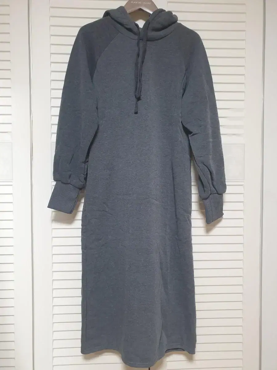 long sleeve bustline pintucked brushed hooded long one piece (l)