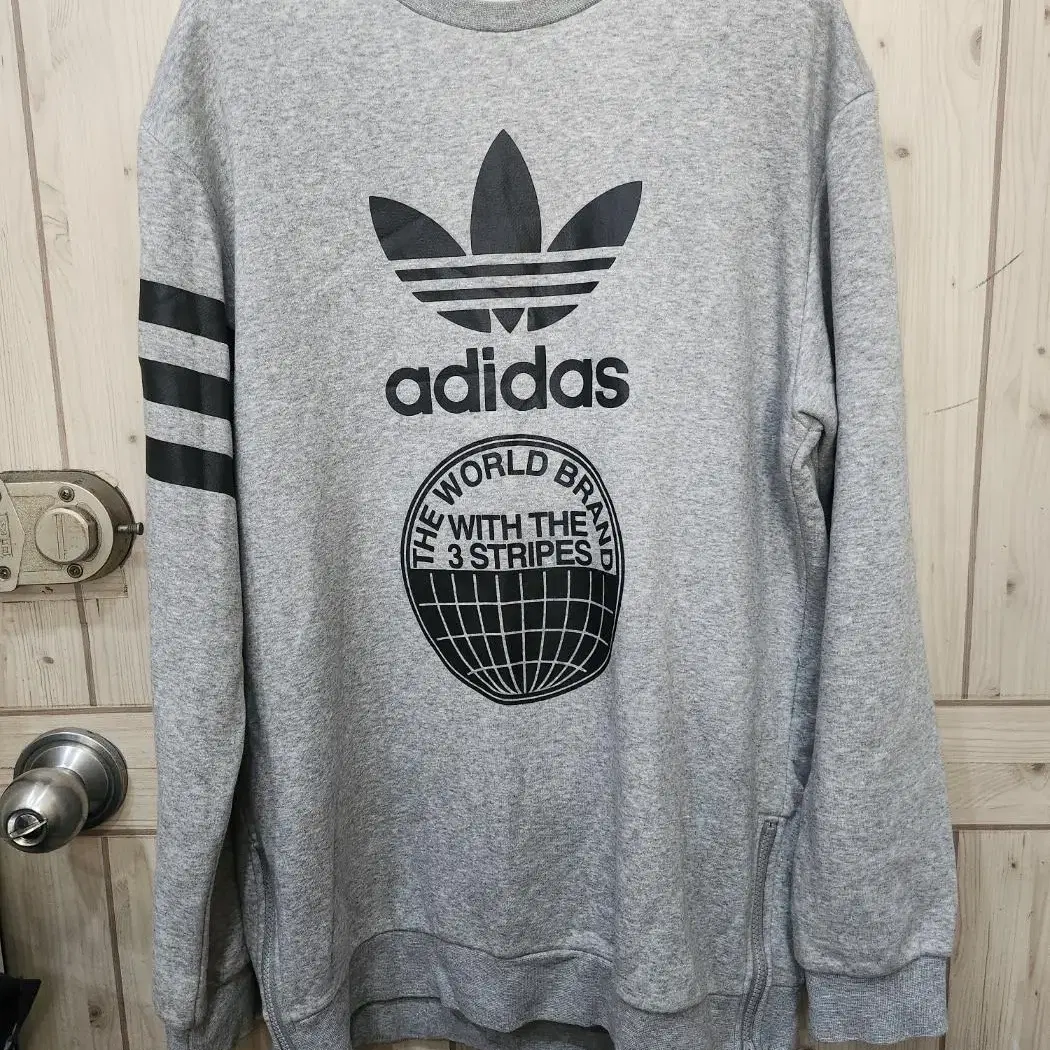 105,XL )) adidas 아디다스 회색 기모 맨투맨! 디자인짱이뻐요