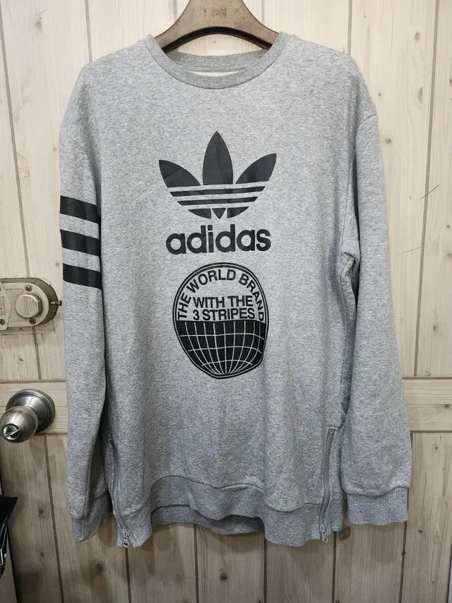 105,XL )) adidas 아디다스 회색 기모 맨투맨! 디자인짱이뻐요