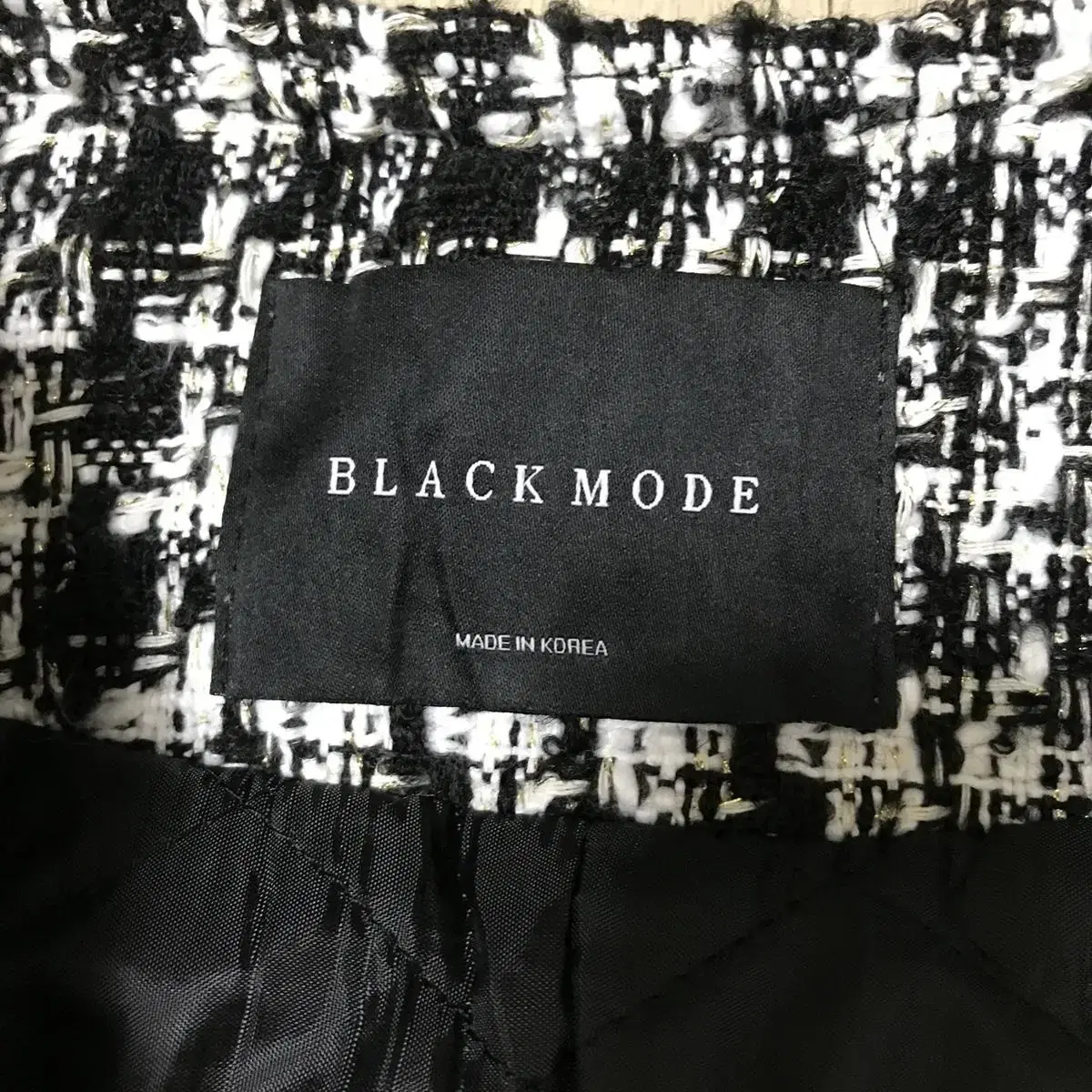 BLACK MODE 쥬얼 단추 트위드 자켓 노카라 누빔 자켓