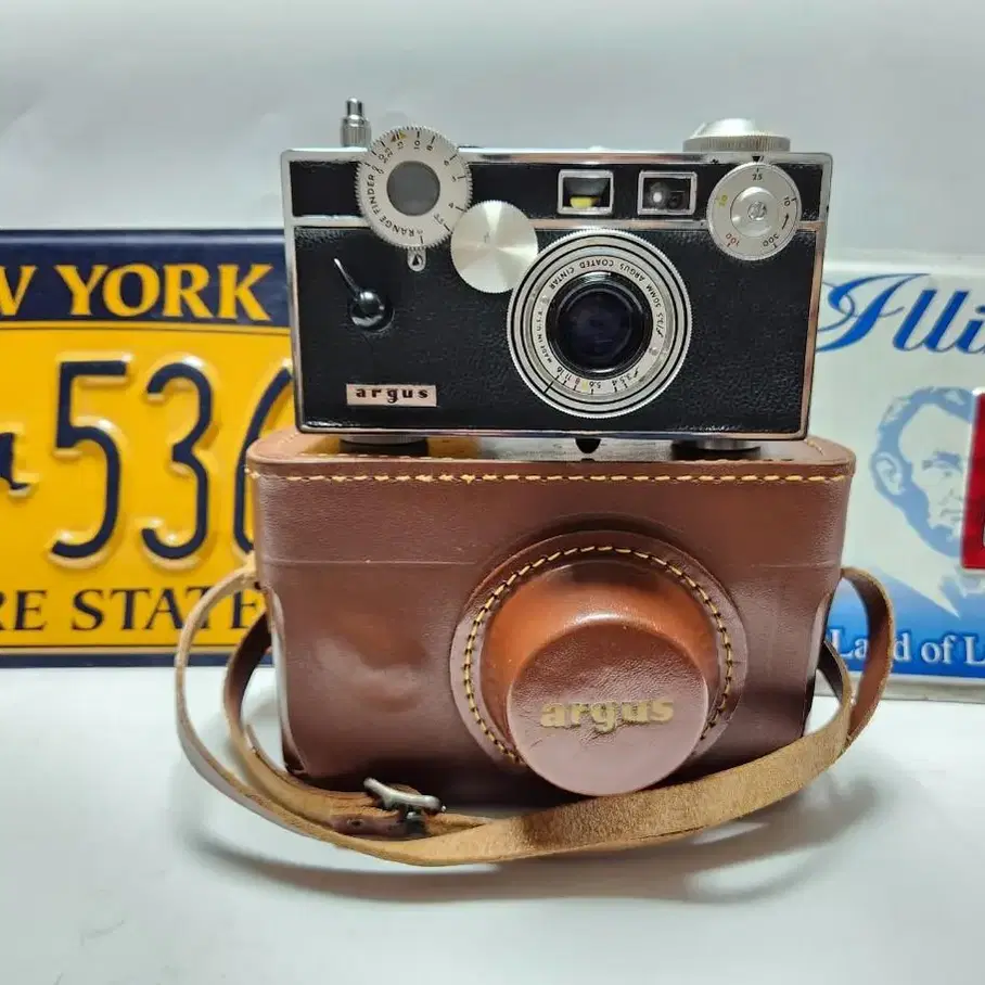 빈티지 미국 Argus C3 35mm 브릭카메라와 가죽케이스