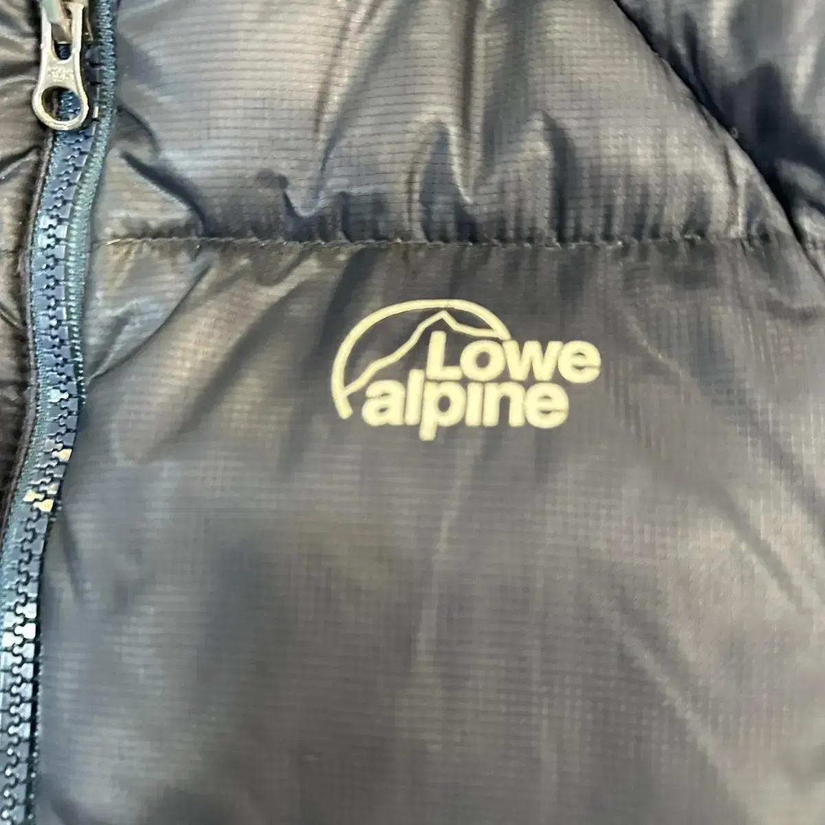 95사이즈) lowe alpine 패딩입니다