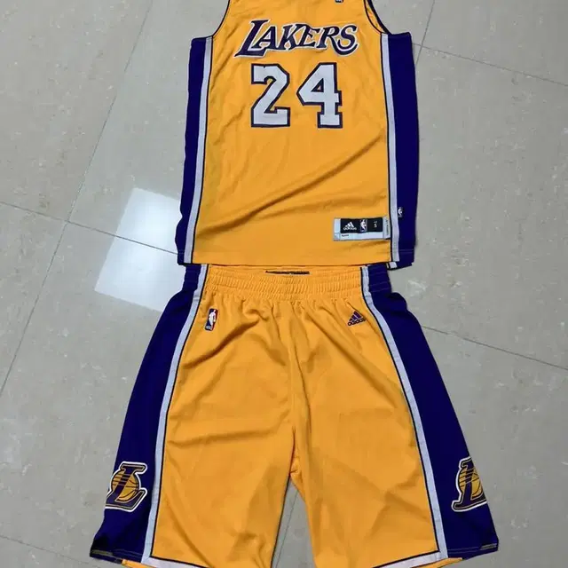 LA Lakers NBA 아디다스 유니폼 팝니다