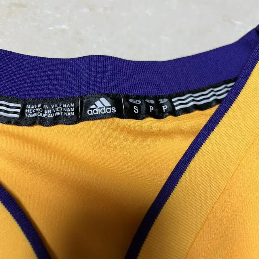 LA Lakers NBA 아디다스 유니폼 팝니다