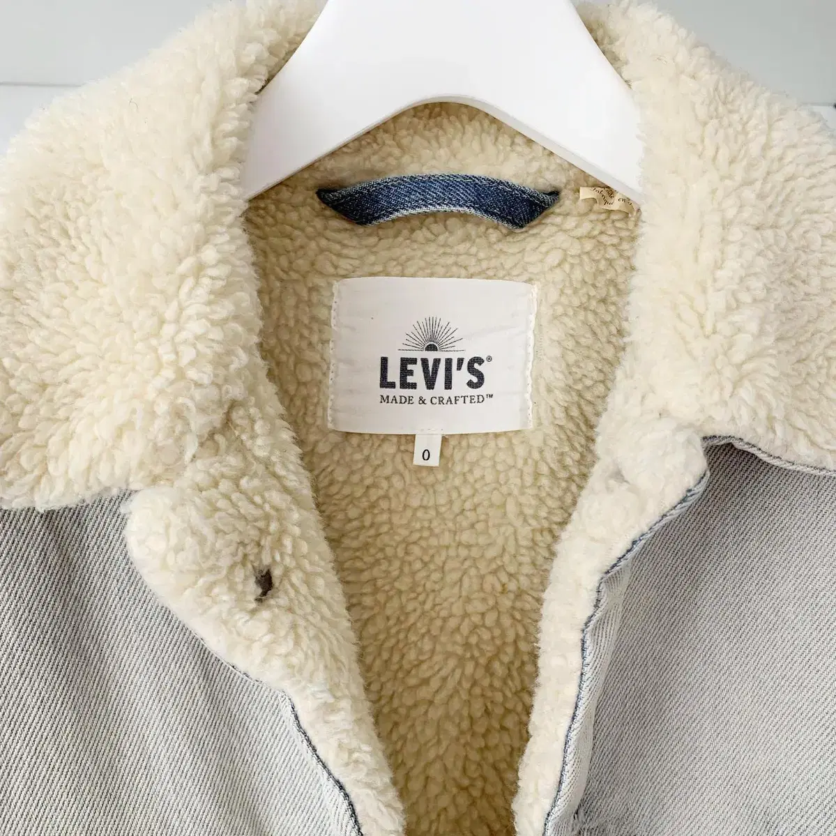 LEVI'S