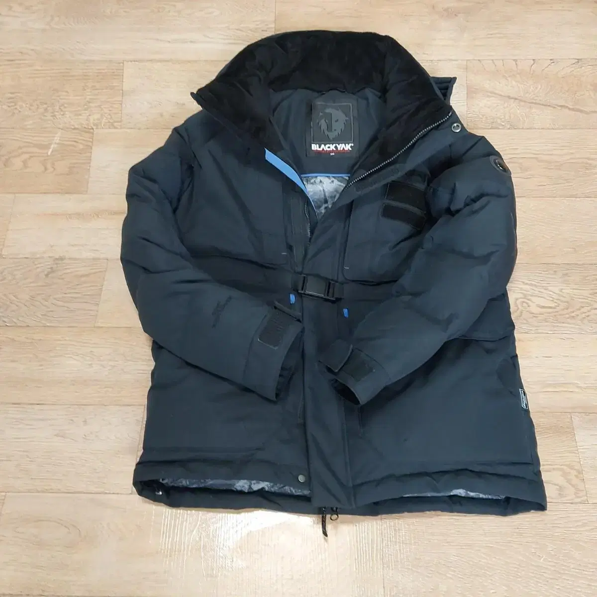 Blackyak Gore-Tex Goose Down 100.