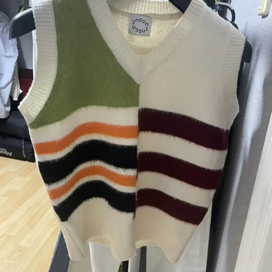 시눈 sinoon COLOR-BLOCK KNIT VEST