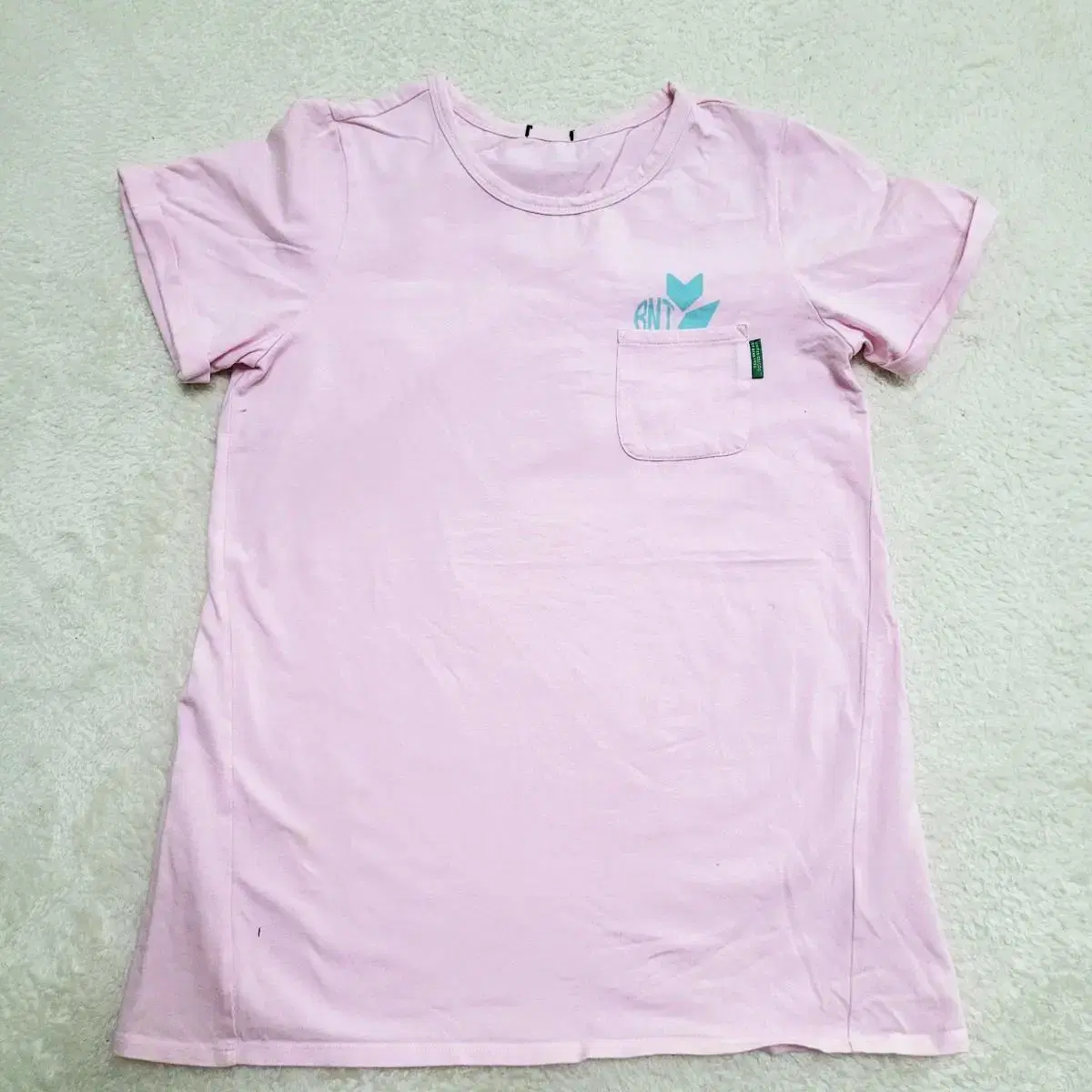 Genuine Benetton.Girls' junior short-sleeved tee.155.No back tacking.Detailed sizing reference