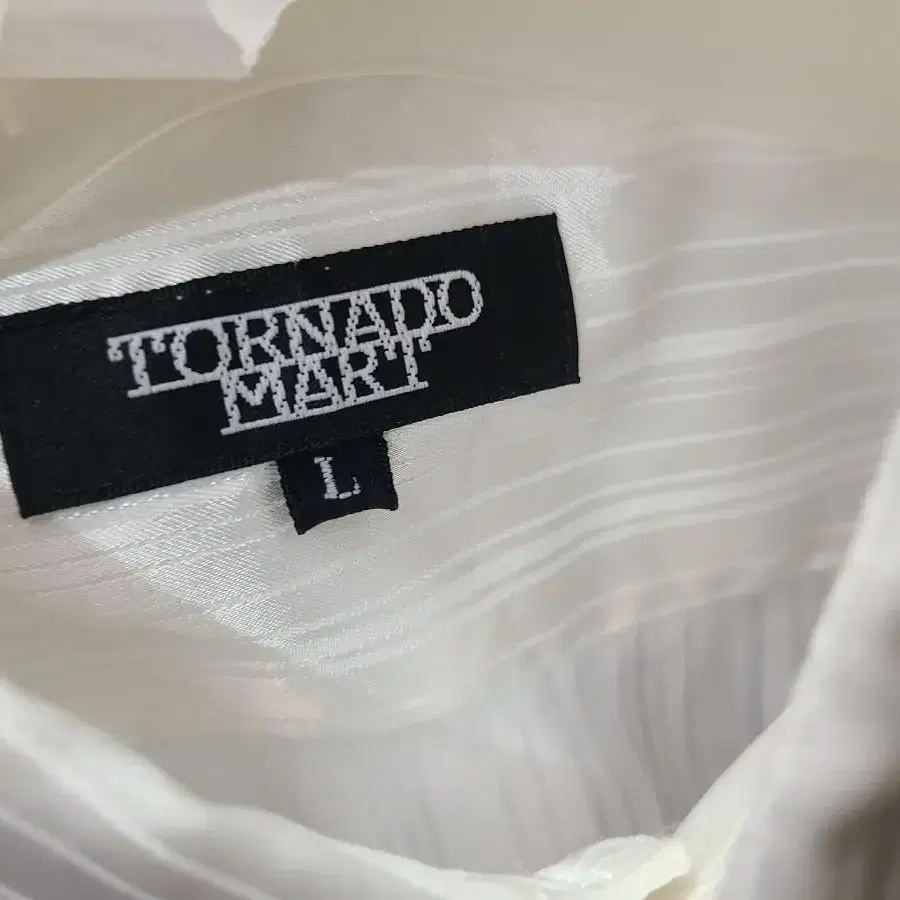 Tornado Mart 십자가 비즈 폴리셔츠