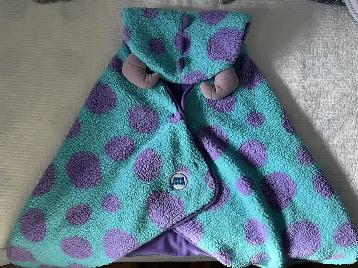 Disney Monsters, Inc. sulli cape blanket